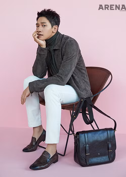 Về phía Bi Rain, anh vẫn luôn bận rộn ra ngoài làm việc. Dù vậy, Bi Rain không quên dành thời gian giúp vợ chăm sóc con gái.