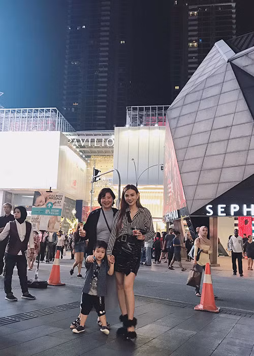 Những người thân trở thành chỗ dựa vững chắc cho Thu Thủy sau biến cố hôn nhân.