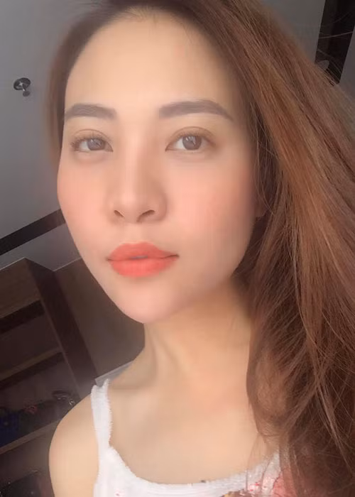 Người đẹp sinh năm 1989 vốn kín tiếng về đời tư trước và sau khi nghỉ hát.