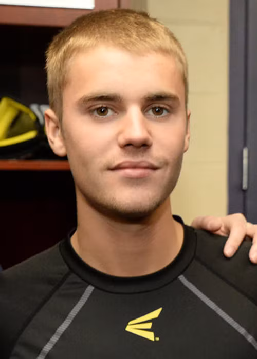 Sau loạt ồn ào, Justin đang cố gắng lấy lại hình ảnh đẹp trong mắt người hâm mộ.