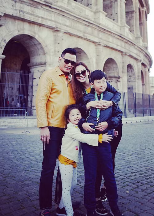 Con gái của Jennifer Phạm càng lớn càng xinh xắn, đáng yêu.