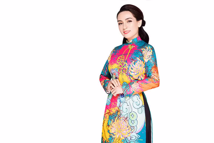 Tuy nhiên, những năm gần đây, ca sĩ Phi Nhung chăm chút cho bản thân hơn, khiến fans thích thú mỗi lần cô xuất hiện.