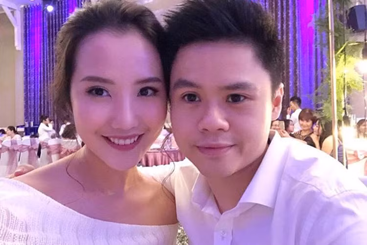 Sinh nhật Xuân Thảo, Phan Thành viết: "Sẽ còn 1 người nữa luôn luôn nắm chặt tay em, bảo vệ em, chiều hư em, ở bên em dù bất cứ chuyện gì xảy ra. Đó là anh".