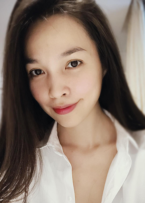 Gương mặt mộc đẹp không tỳ vết của ca sĩ Hiền Thục khiến nhiều cô gái phải ghen tỵ.