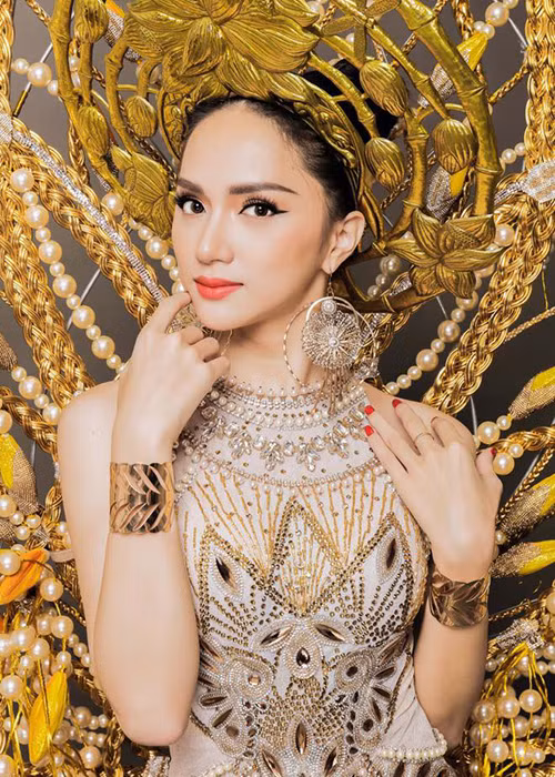 Cũng tham gia cuộc thi Hoa hậu Chuyển giới Quốc tế 2018, Hương Giang Idol được xem là ứng viên sáng giá.