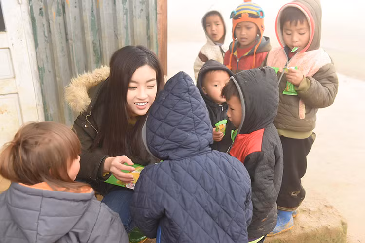 Từ khi đăng quang, Đỗ Mỹ Linh luôn cố gắng tránh ồn ào thị phi và đến nay vẫn chăm chỉ tham gia các hoạt động thiện nguyện.