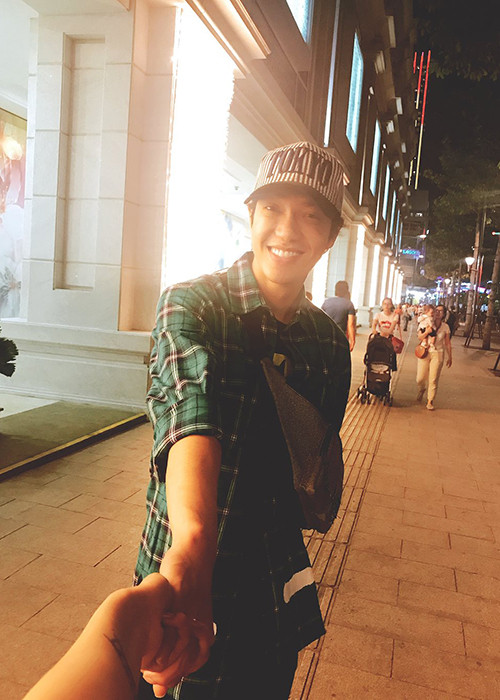 Lý Phương Châu nắm tay Hiền Sến trên phố là một trong những tin tức sao Việt trong ngày 8/2.