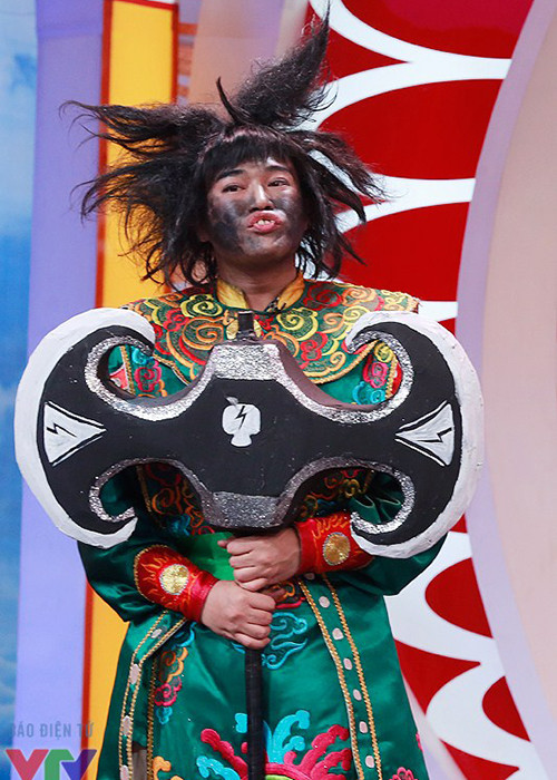 Đóng Táo quân 2016, Minh Quân vẫn không thoát kiếp xấu điên đảo. Ảnh: VTV