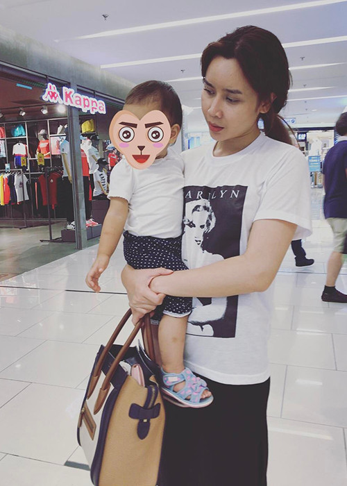 Lưu Hương Giang từng tâm sự, cô nuôi bé Misu đỡ vất vả hơn so với cô con gái đầu lòng. Bé Misu rất ngoan và ít bị ốm.