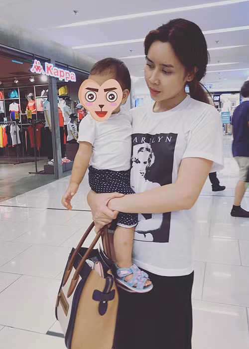 Lưu Hương Giang từng tâm sự, cô nuôi bé Misu đỡ vất vả hơn so với cô con gái đầu lòng. Bé Misu rất ngoan và ít bị ốm.