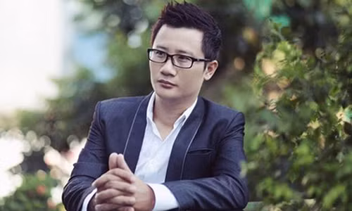 Nam ca sĩ Hoàng Bách ủng hộ lá thư của cộng đồng LGBT.