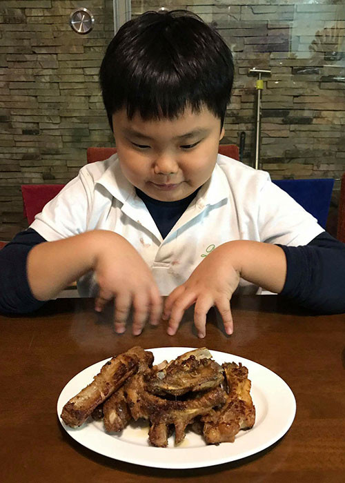 Cùng bố tham gia chương trình "Bố ơi, mình đi đâu thế?", bé Bi Béo được yêu mến bởi sự hồn nhiên, thông minh, lém lỉnh.