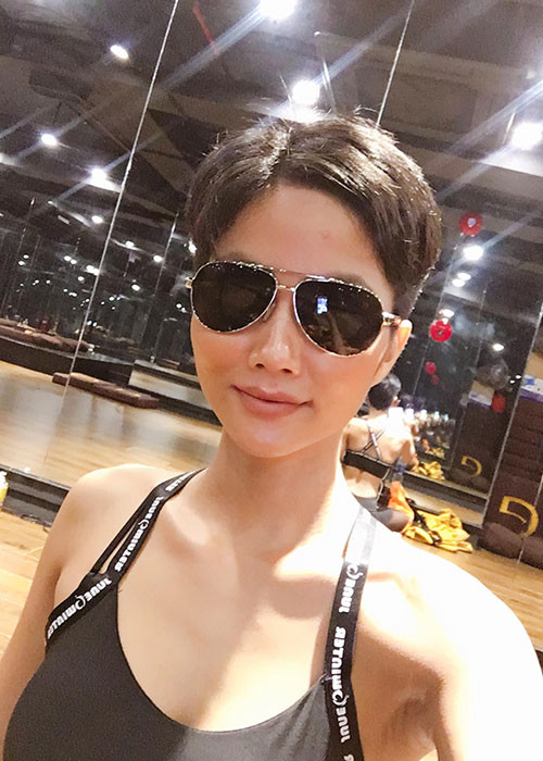 Người đẹp sinh năm 1992 rất chăm chỉ tập luyện để giữ vóc dáng.