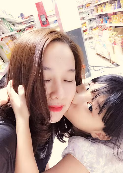 Vợ cũ của Thành Trung hiện đang hạnh phúc với cuộc sống hiện tại của mình.