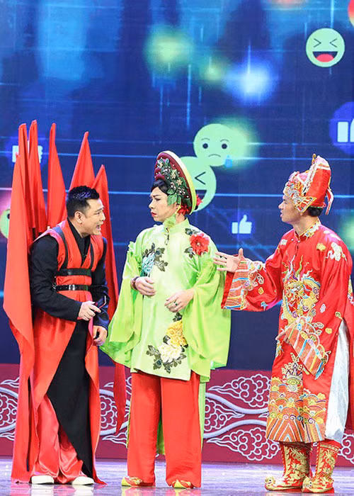 Trong Táo quân 2018, Tự Long đảm nhận vai Táo Xã hội. Ảnh: Người lao động