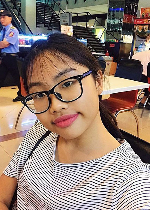  Hot Face sao Việt 24h: Phương Mỹ Chi viết trên trang cá nhân: “Hôm nay sao tôi cô đơn quá. Đi ăn 1 mình, cảm thấy lạc lõng giữa dòng người nô nức".