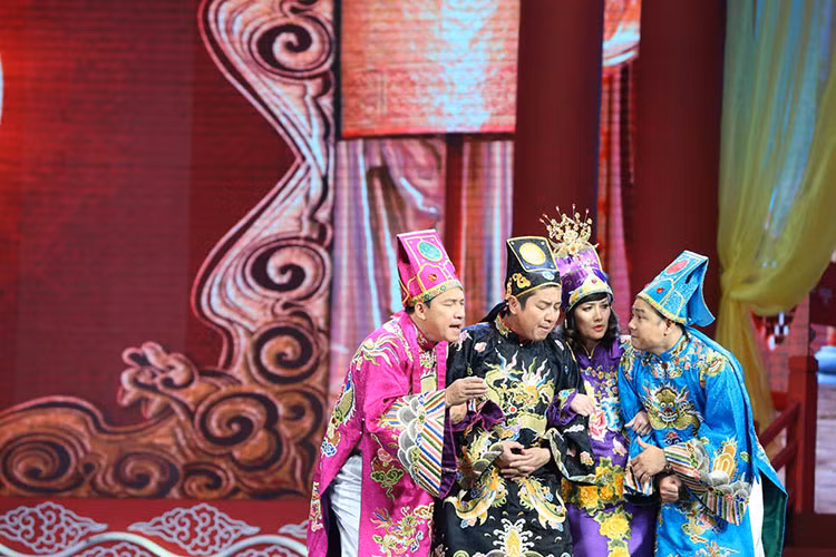 Trang phục của các Táo trong buổi chầu năm nay đều rất sặc sỡ. Ảnh: VFC