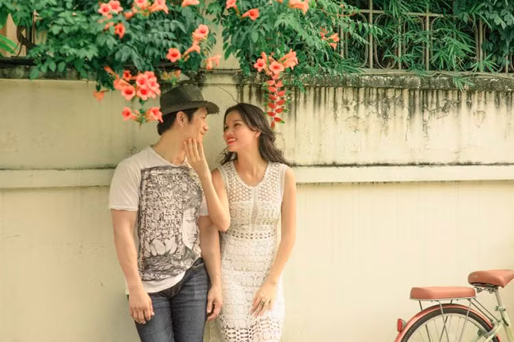 Tháng 3/2015, Dustin Nguyễn và Bebe Phạm quyết định tổ chức đám cưới.