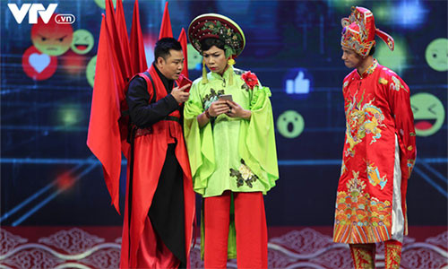 Táo quân 2018 quảng cáo lộ liễu các đơn vị tài trợ. Ảnh: VTV