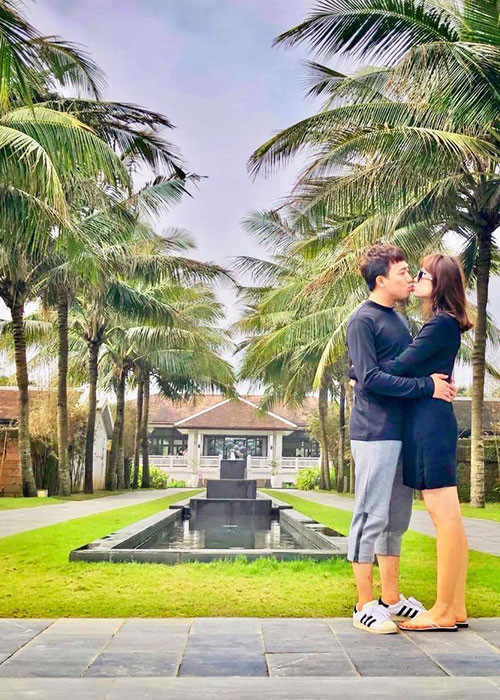 Cặp đôi cũng thường xuyên đi du lịch trong nước và ngoài nước để hâm nóng tình cảm vợ chồng.