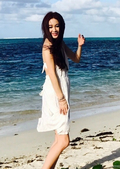 Ôn Bích Hà hiện có tổ ấm hạnh phúc bên ông xã doanh nhân tên Hà Tổ Quang. Cả hai gắn bó được 18 năm. Hà Tổ Quang vốn được biết đến là người rất cưng chiều Ôn Bích Hà.