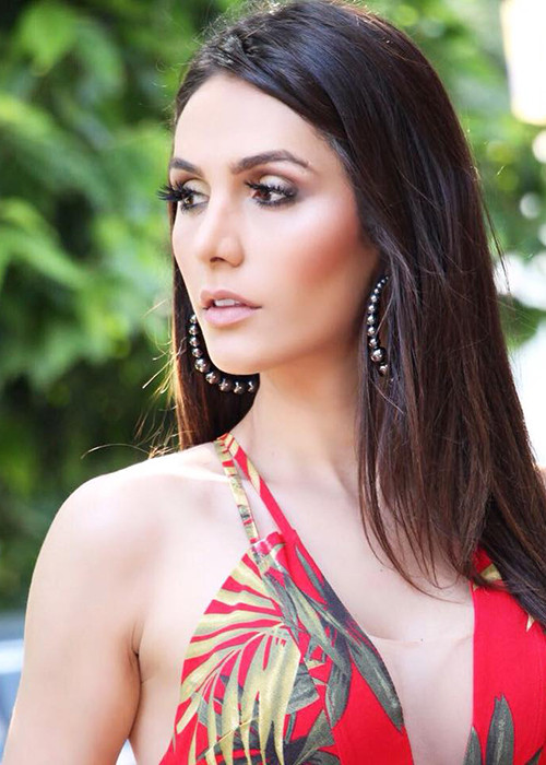 Cuộc thi Hoa hậu Chuyển giới Quốc tế 2018 đang diễn ra tại Thái Lan. Một trong những thí sinh gây chú nhất năm nay là Izabele Coimbra.