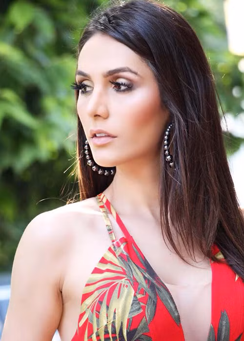 Cuộc thi Hoa hậu Chuyển giới Quốc tế 2018 đang diễn ra tại Thái Lan. Một trong những thí sinh gây chú nhất năm nay là Izabele Coimbra.