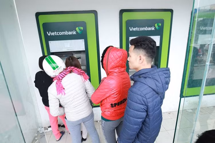 Đây cũng là cảnh chung tại hầu hết các trụ ATM.