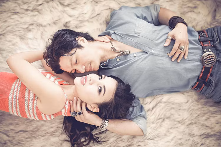 Dustin Nguyễn và Bebe Phạm giữ kín chuyện tình cảm cho đến khi gần tổ chức hôn lễ.