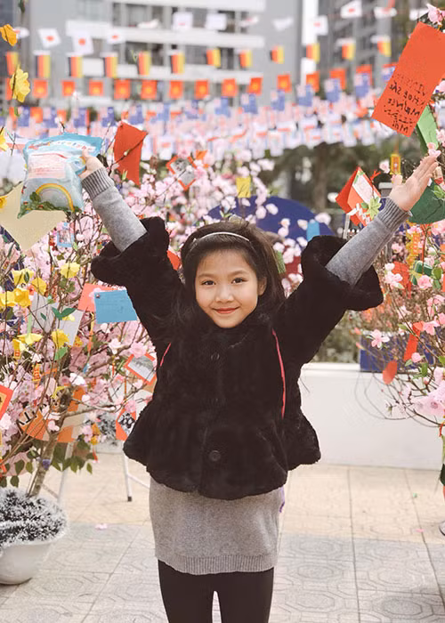 Mạnh Trường tâm sự về con gái: “Nàng biểu diễn, bố làm giám khảo...thi xong bắt giám khảo ra mua đồ chơi”.