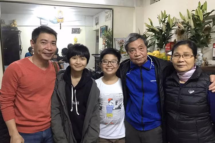 Công Lý vẫn luôn dành những điều tốt đẹp nhất cho bé Tít và bé Kiến dù không có điều kiện thường xuyên chăm sóc các con.