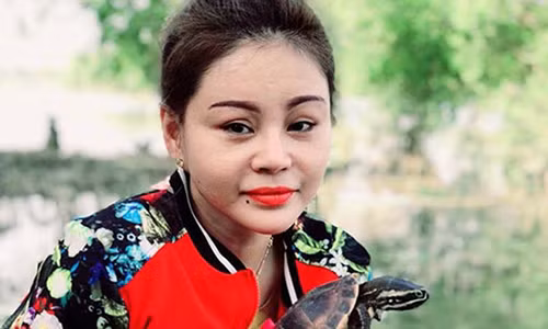 Lê Giang đi chùa, thả phóng sinh khi vướng vào những ồn ào thị phi và chồng cũ dọa kiện.