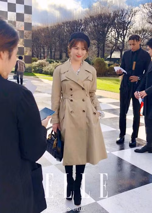 Tham gia một sự kiện sau khi lấy chồng, Song Hye Kyo trở thành tâm điểm bởi vẻ đẹp không tỳ vết. Ảnh: Elle