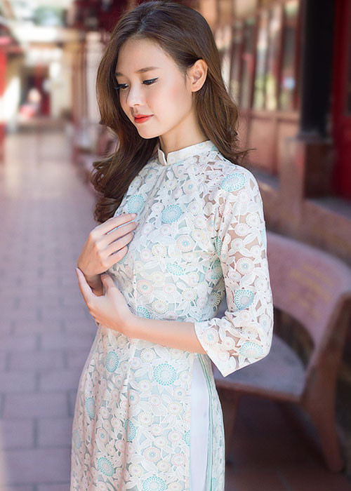 Midu tâm sự: “Không phải bạn chân thành với ai đó thì người ta sẽ đối xử tốt với bạn. Vũ trụ này vốn dĩ cô đơn”.