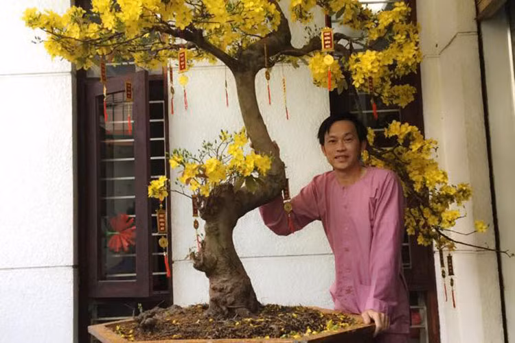 Hoài Linh chia sẻ loạt ảnh đón Tết Nguyên Đán.