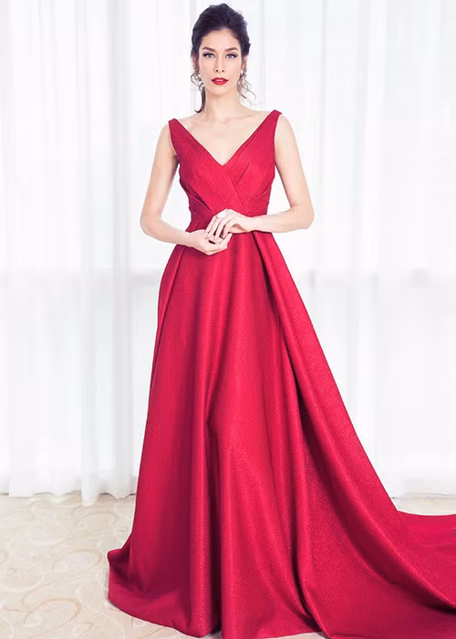 Các người đẹp Hoa hậu Hoàn vũ Việt Nam gửi lời chúc đến khán giả một năm mới rực rỡ, tràn đầy niềm vui và hạnh phúc.