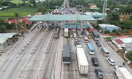 Phó Thủ tướng Trương Hòa Bình yêu cầu trạm BOT phải xả nếu để ùn tắc 700m.