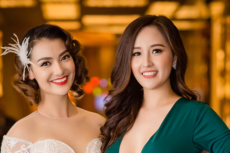 Tại sự kiện, Hoa hậu Mai Phương Thúy hội ngộ người mẫu Hồng Quế.