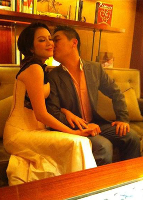 Xinh đẹp, giàu có, nổi tiếng nhưng Lý Nhã Kỳ vẫn chưa chịu lấy chồng. Trước đây, cô từng lộ ảnh thân thiết bên một người đàn ông lạ mặt vào năm 2011. Thời điểm đó, Lý Nhã Kỳ lên tiếng thừa nhận đó là người yêu nhưng lúc đó cả hai mới chỉ tìm hiểu nhau được khoảng 7 tháng. Ảnh: Dân Việt