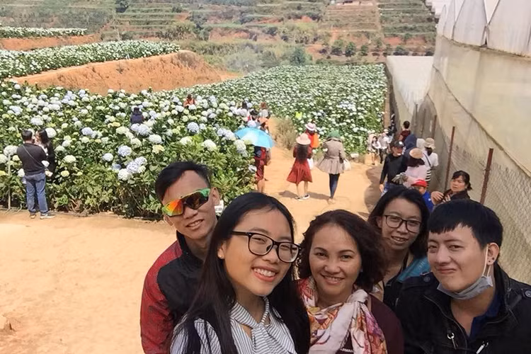 Phương Mỹ Chi cùng gia đình đi du xuân ở Đà Lạt trước khi đi học trở lại.