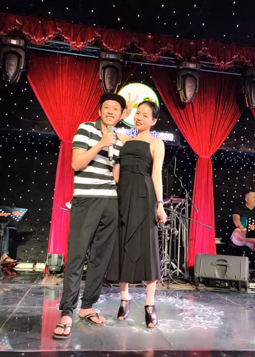 Hoài Linh kể bố của anh tưởng anh bị sưng răng bởi chưa bao giờ thấy anh tròn trịa đến vậy. Ảnh: FBNV