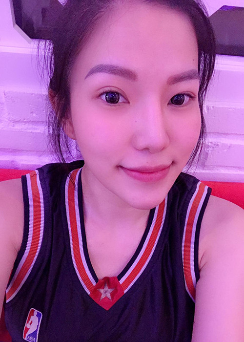 Lý Phương Châu khoe ảnh tươi tắn giữa ồn ào với Linh Chi.