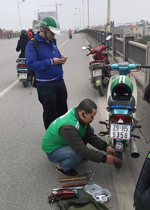 Hành động bất ngờ của tài xế Grab làm ấm lòng vạn người trong ngày Tết.