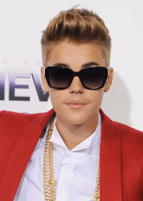 Vì loạt ồn ào đời tư, Justin từng phải tạm dừng sự nghiệp ca hát bởi những lời chỉ trích và bị một bộ phận fans quay lưng.