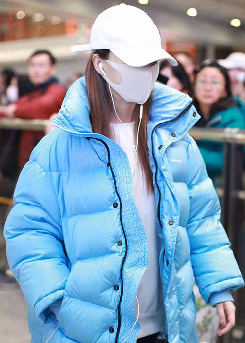 Cuối tháng 12/2017, Lý Tiểu Lộ bị bắt gặp qua đêm nhà PGone. Là diễn viên đã có gia đình, cô bị dư luận chỉ trích. Ảnh: Sina