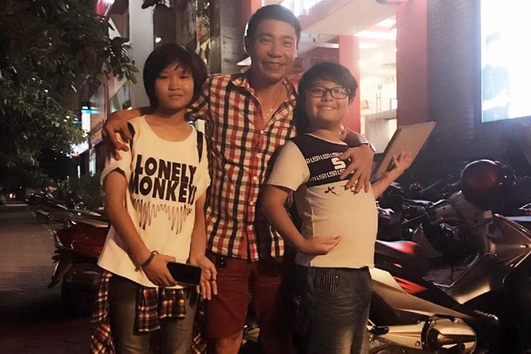 “Bắc Đẩu” Công Lý từng qua ba lần đò. Hiện tại, nam danh hài có 2 người con.