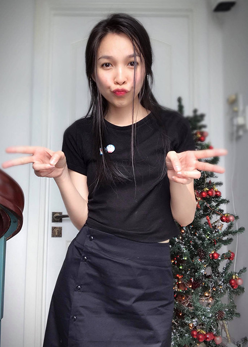 Nữ ca sĩ từng trải qua khoảng thời gian sóng gió tình cảm trước khi có một cuộc sống bình yên như hiện tại.