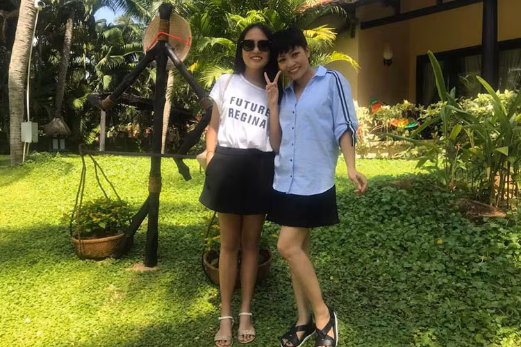 Bé Gà - con gái của Phương Thanh đã bước sang tuổi 13 và đã cao hơn cả mẹ.