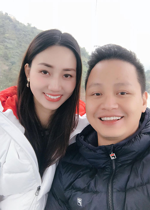 Vợ chồng Á hậu Trà My đi du lịch Hong Kong hâm nóng tình cảm.