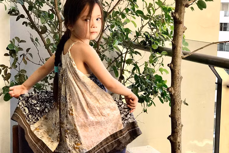 Con gái của Đoan Trang ngày càng đáng yêu, dễ thương.